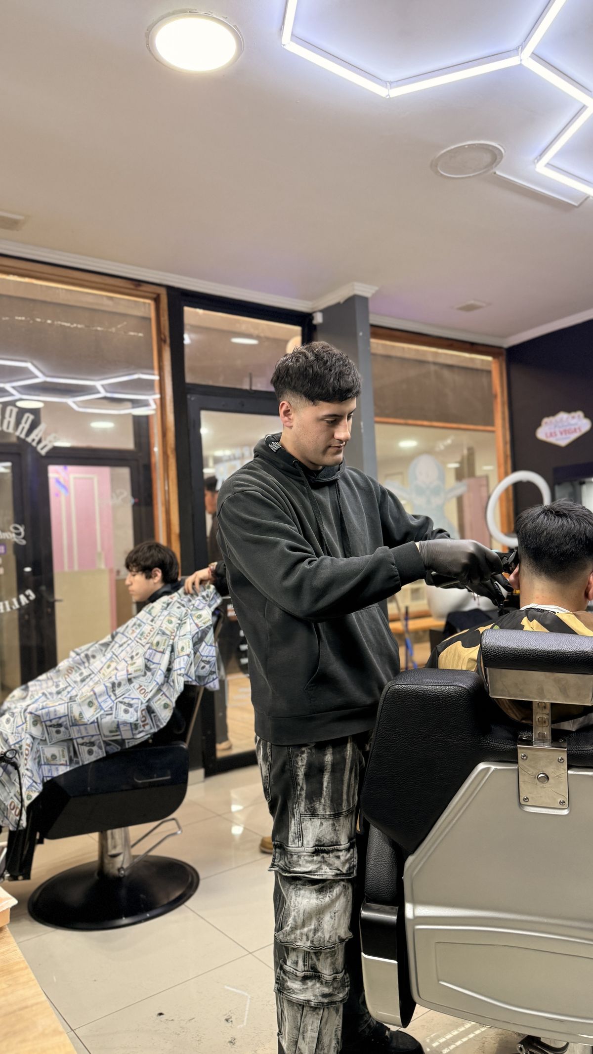 Barbero haciendo un degradado en Coihueco