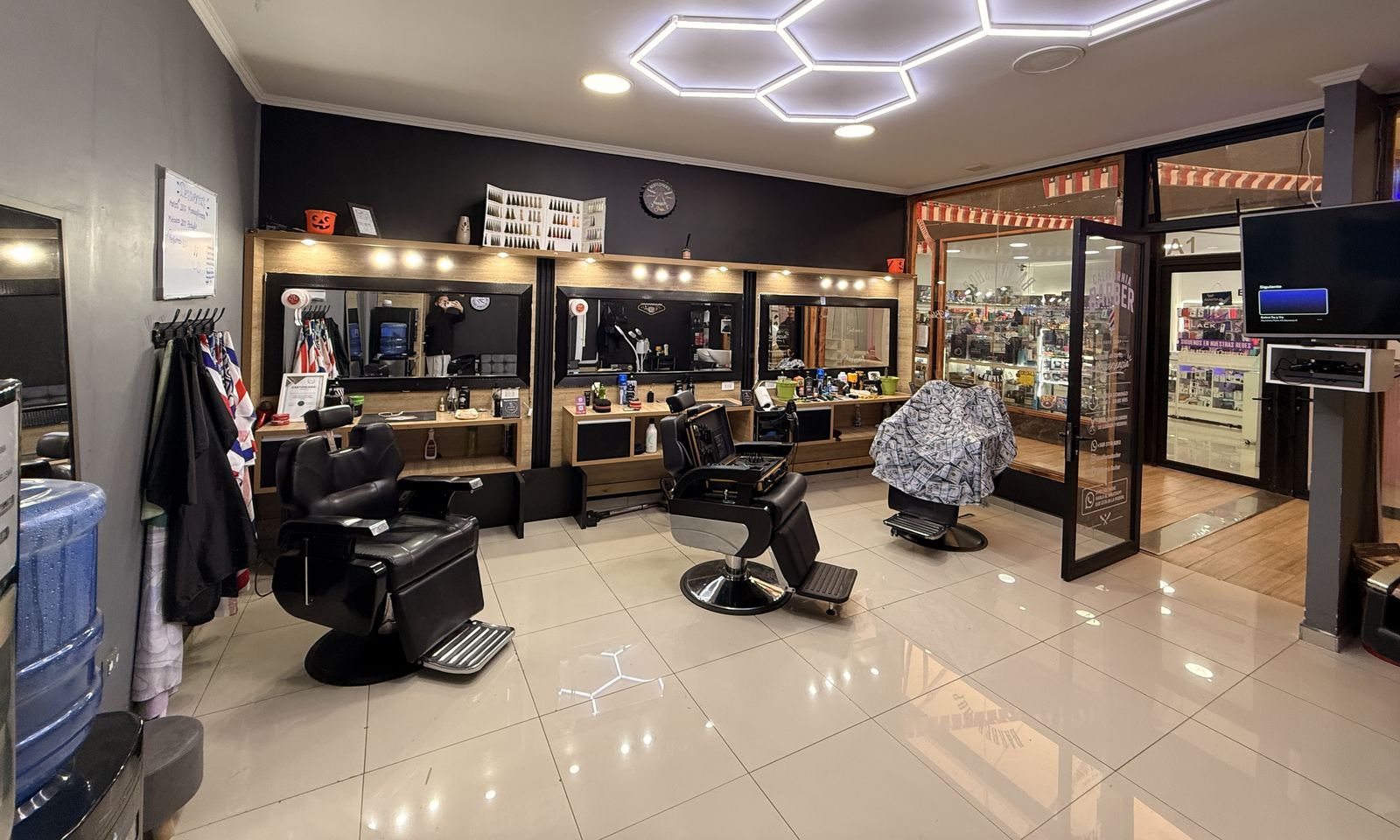 Vista general de la barbería